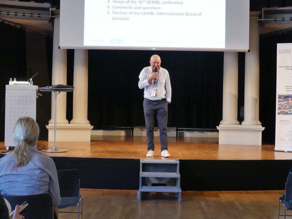 DIE KONFERENZ