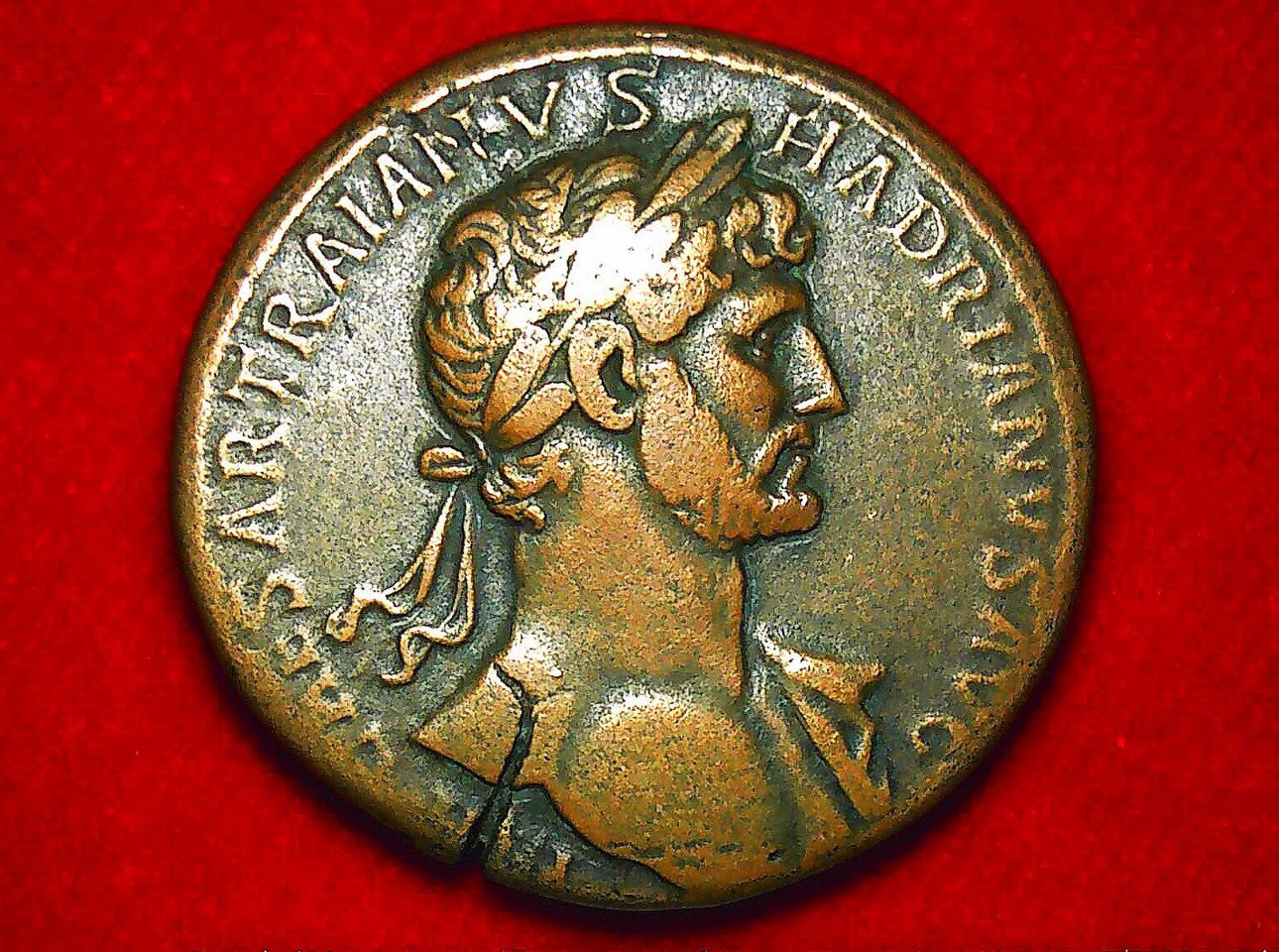 Antike M&uuml;nze mit Hadrian Portrait
