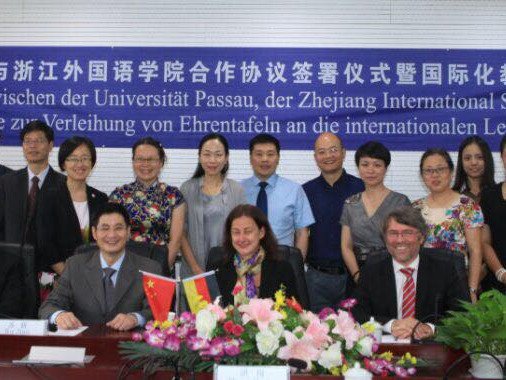 Unterzeichnung eines Memorandum of Agreement mit der Zhejiang International Studies University in China, September 2016
