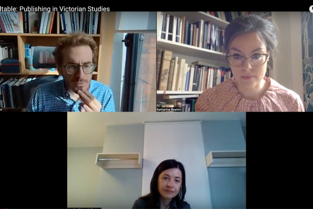 Photo of the participants of the roundtable