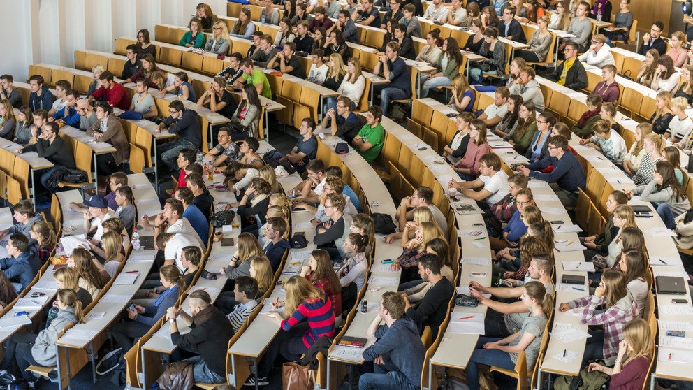 Studierende im H&ouml;rsaal