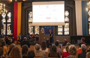 Organisatorinnen Ursula Reutner und Marina Hertrampf Das Bild zeigt die Organisatorinnen.