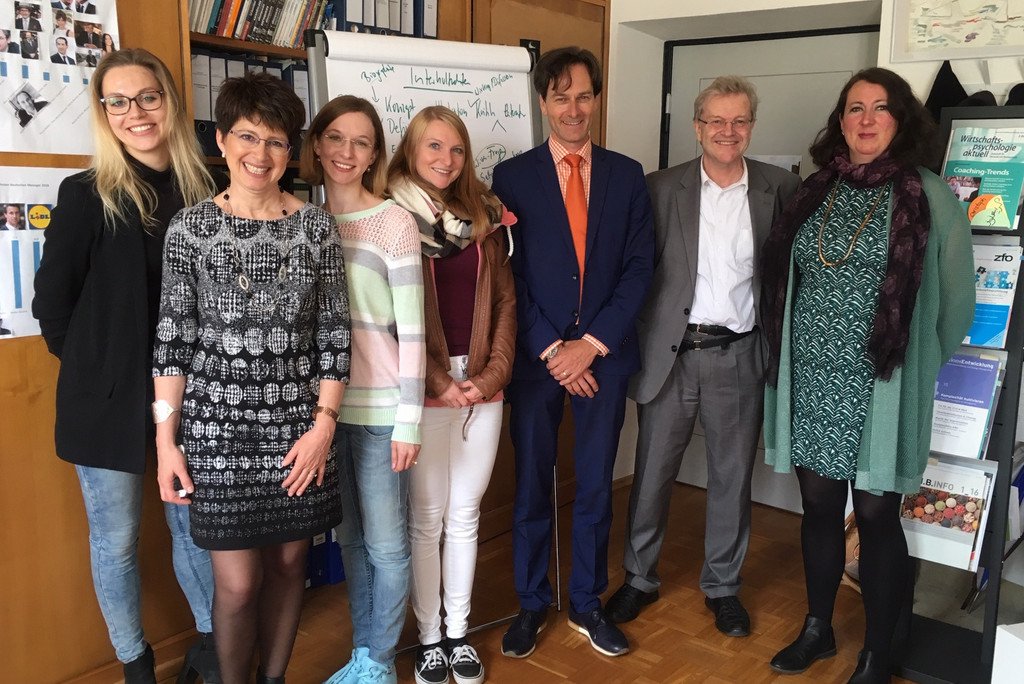 Prof. Dr. Hans-J&uuml;rgen L&uuml;sebrink und Dr. Catherine Teissier als G&auml;ste am Lehrstuhl 