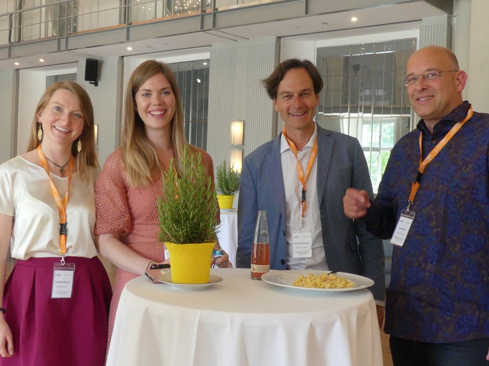 DIE KONFERENZ