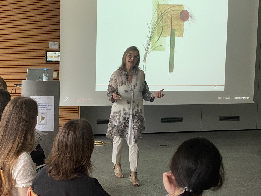 Mary Yoko Brannen leading the workshop on ethnography