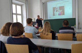 Prof. Mendl beim Workshop "Segnen"