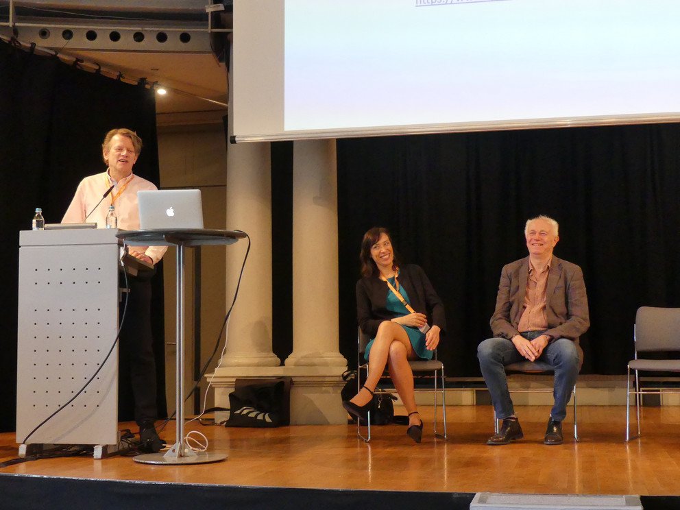 DIE KONFERENZ