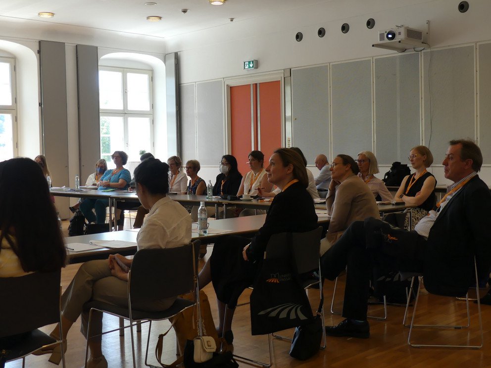 DIE KONFERENZ