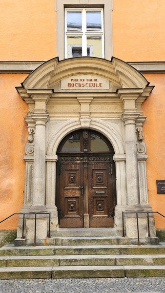 Eingangst&uuml;re Department f&uuml;r Katholische Theologie; Foto: Universit&auml;t Passau