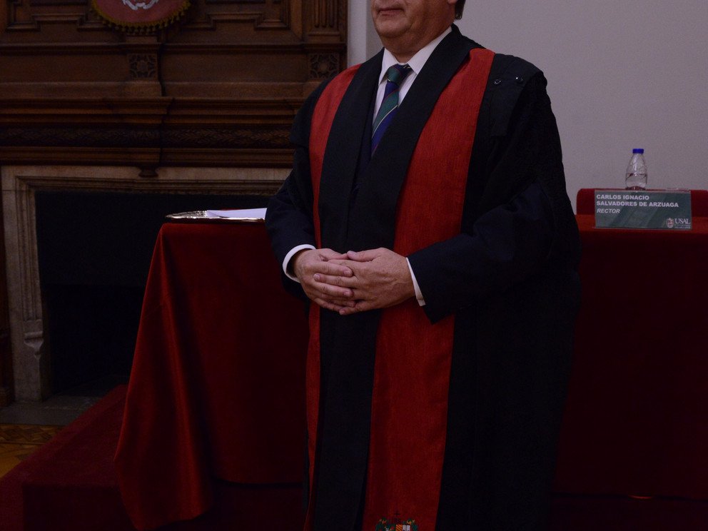 Der Rektor der Universidad del Salvador Carlos Ignacio Salvadores de Arzuaga