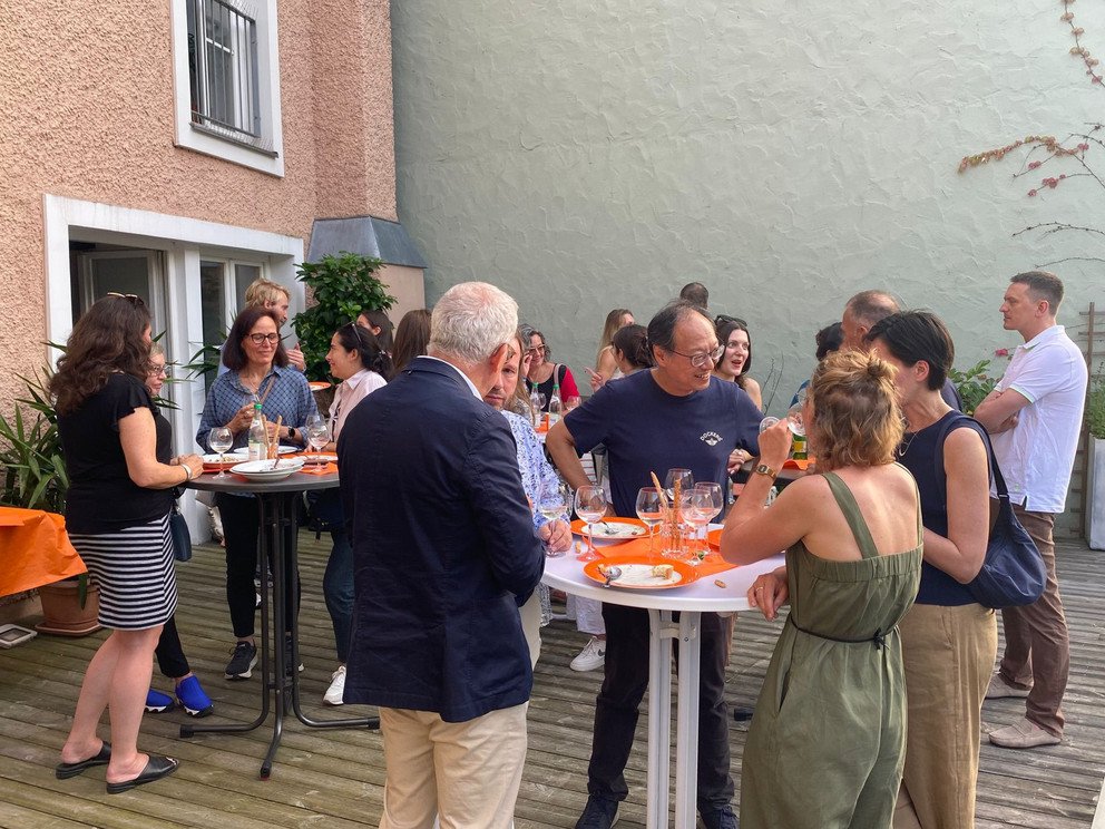 Participants on ICUnet terrace for an aperitiv