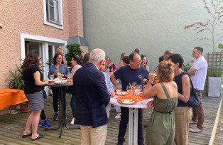 Participants on ICUnet terrace for an aperitiv