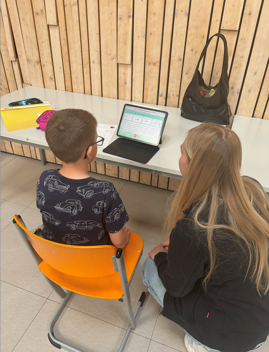 Schüler beim Lesetest Klugidu - individuelle Lese-Lern-App für Schülerinnen und Schüler